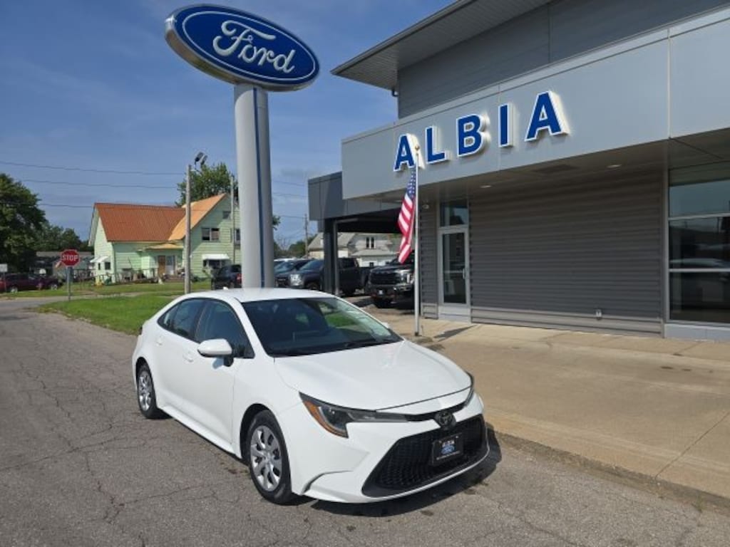 Used 2021 Toyota Corolla LE Sedan