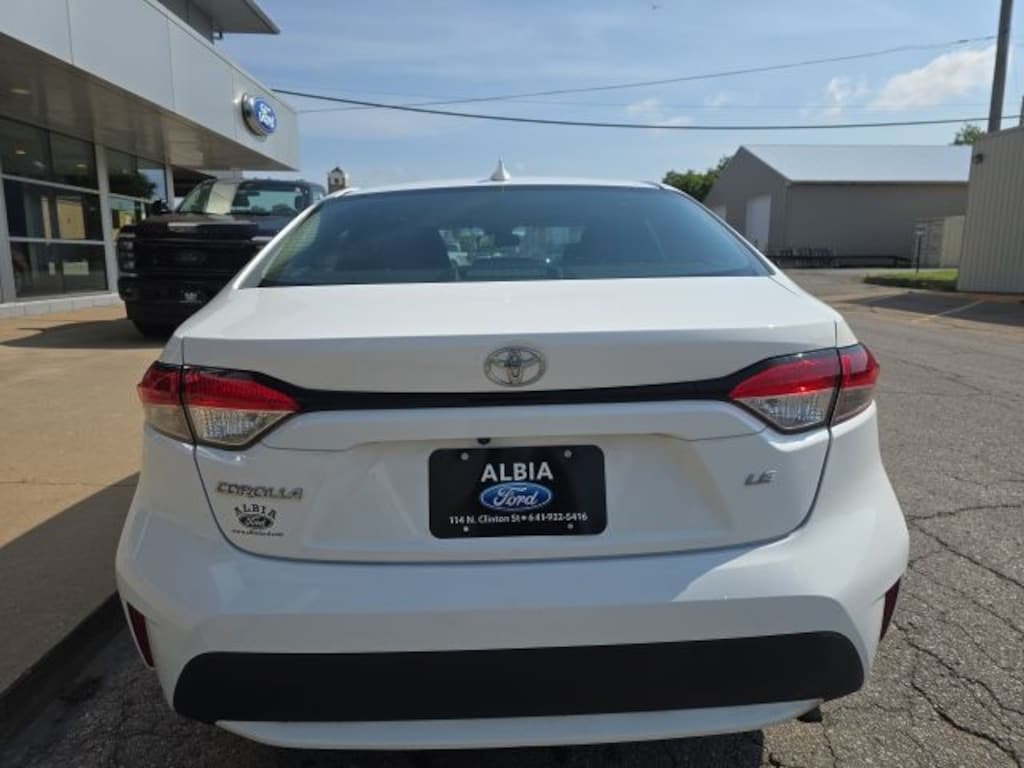 Used 2021 Toyota Corolla LE Sedan