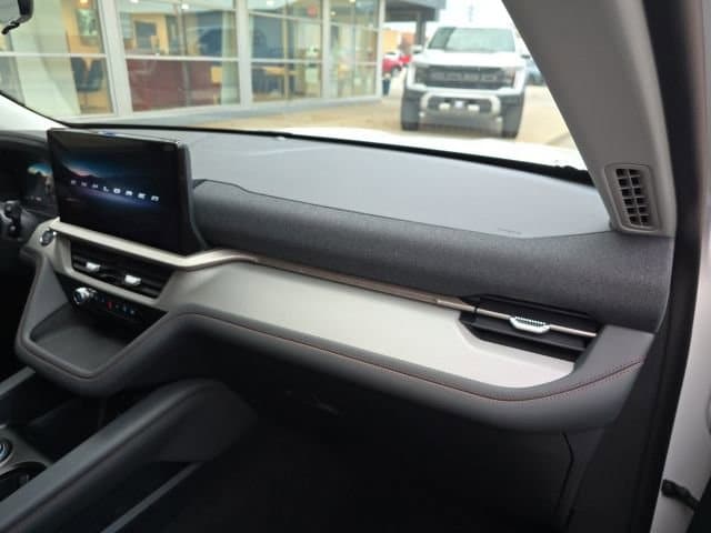 2026 Ford Explorer Active - Photo 19