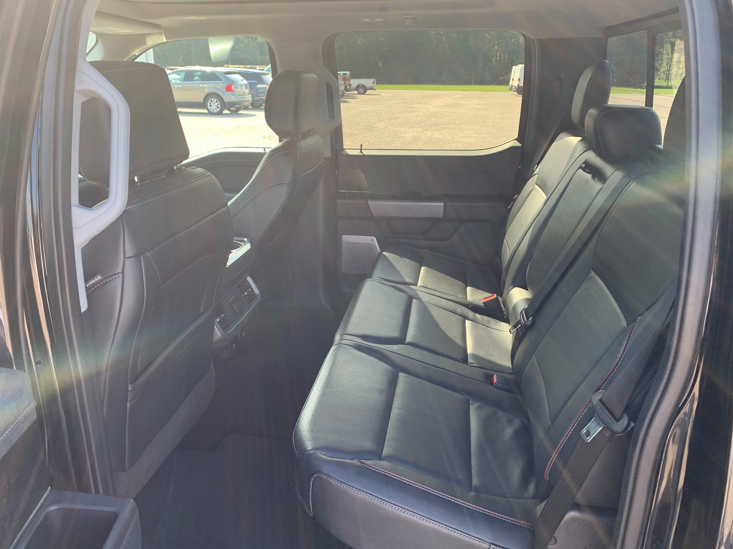 2022 Ford F-150 Lariat - Photo 8