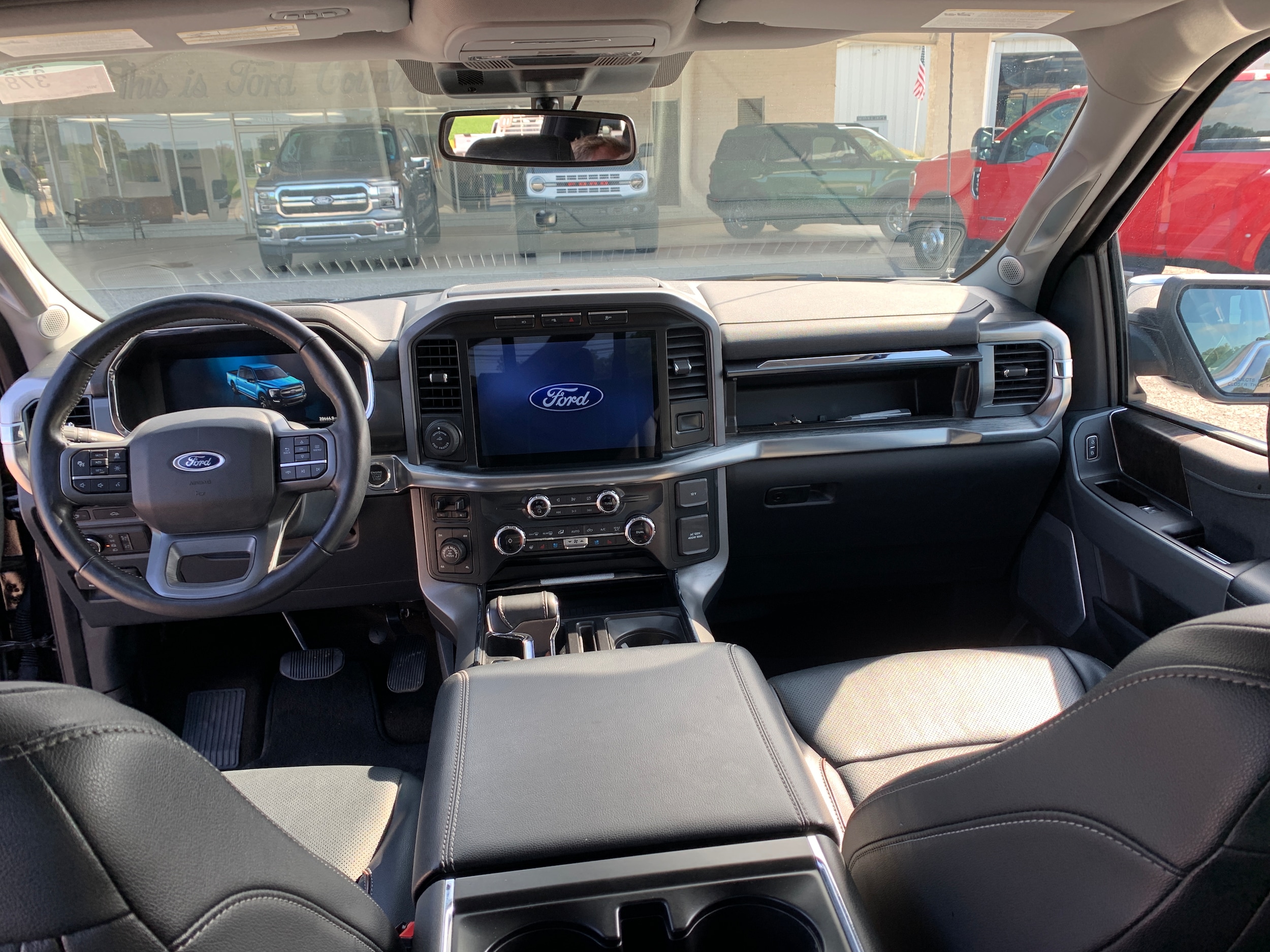 2022 Ford F-150 Lariat - Photo 9