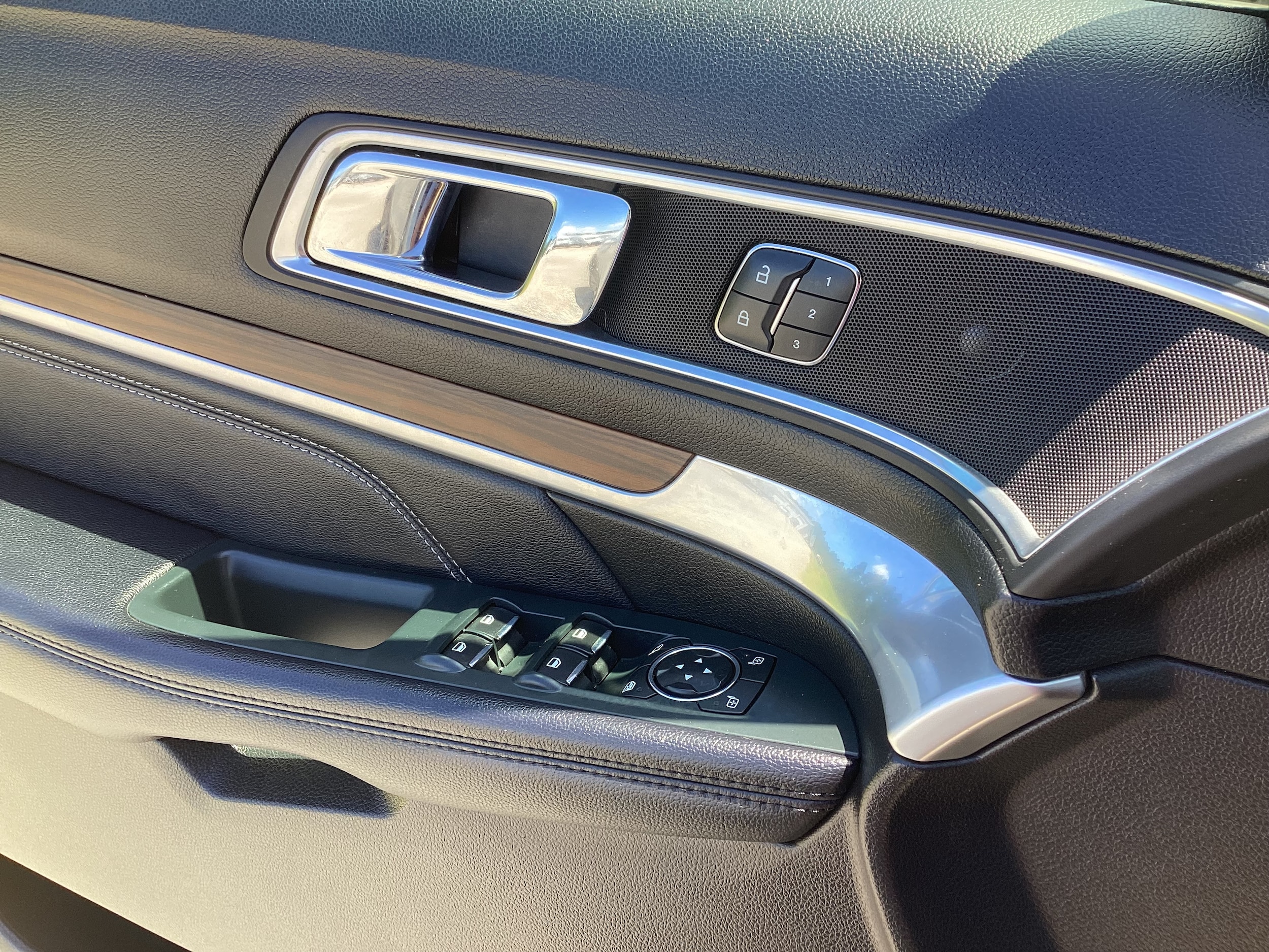 2018 Ford Explorer Limited - Photo 7