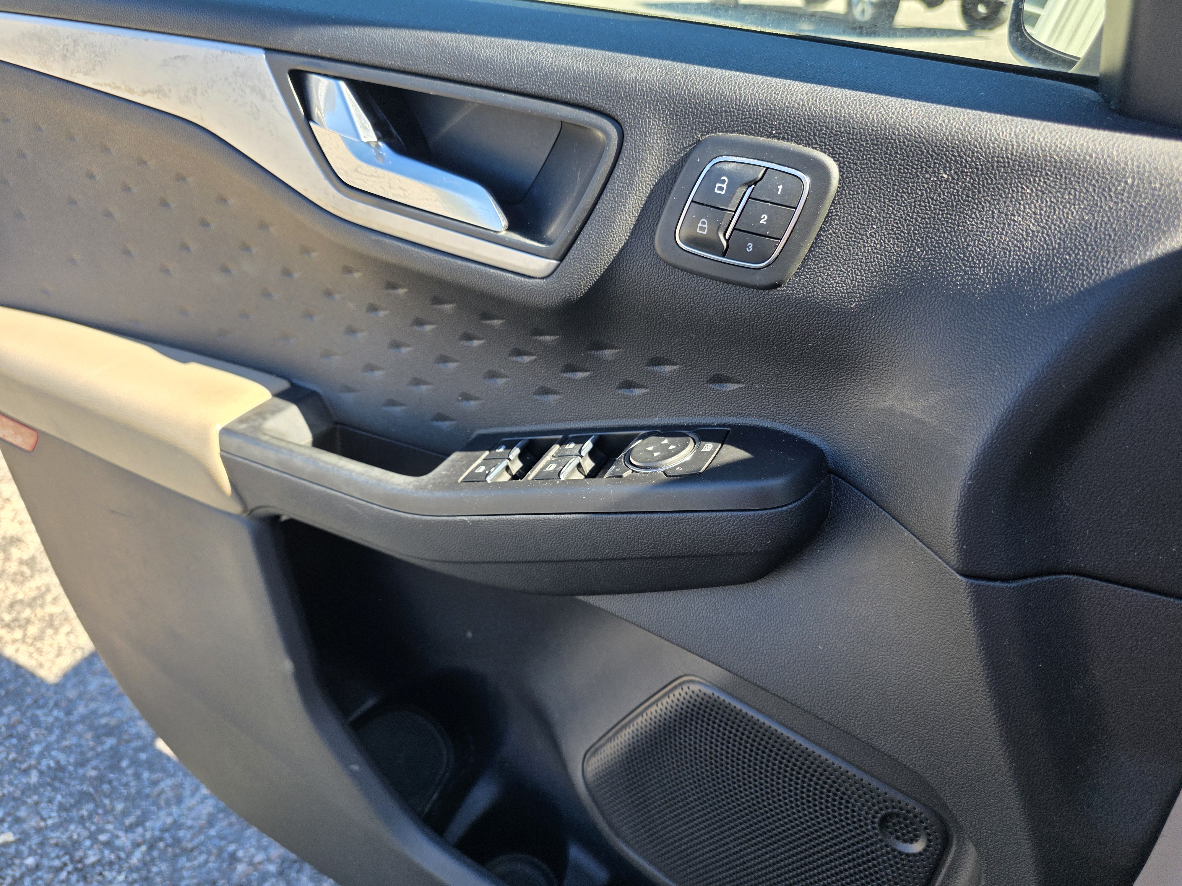 2020 Ford Escape SEL - Photo 7