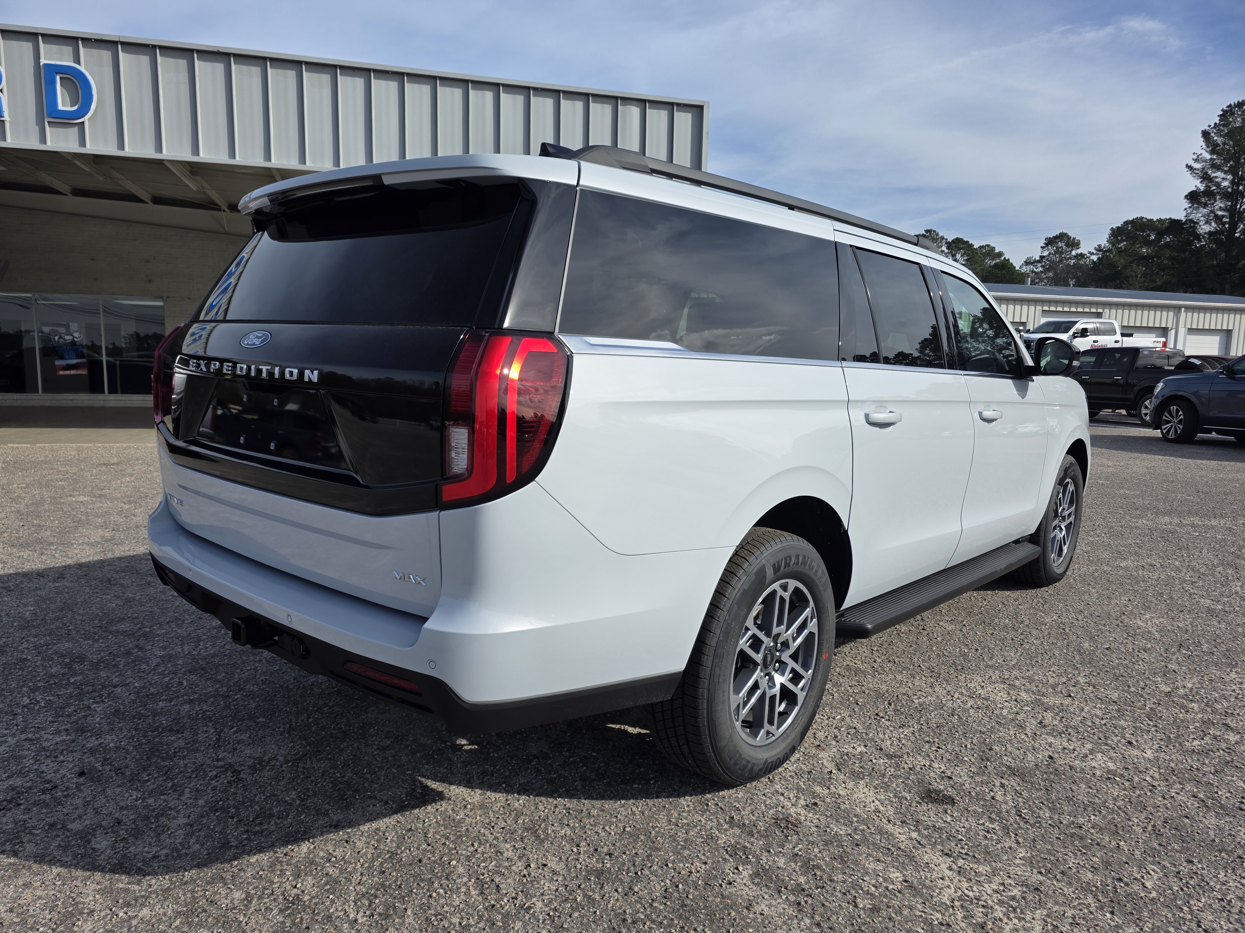 New 2025 Ford Expedition Max Active Active 4x2