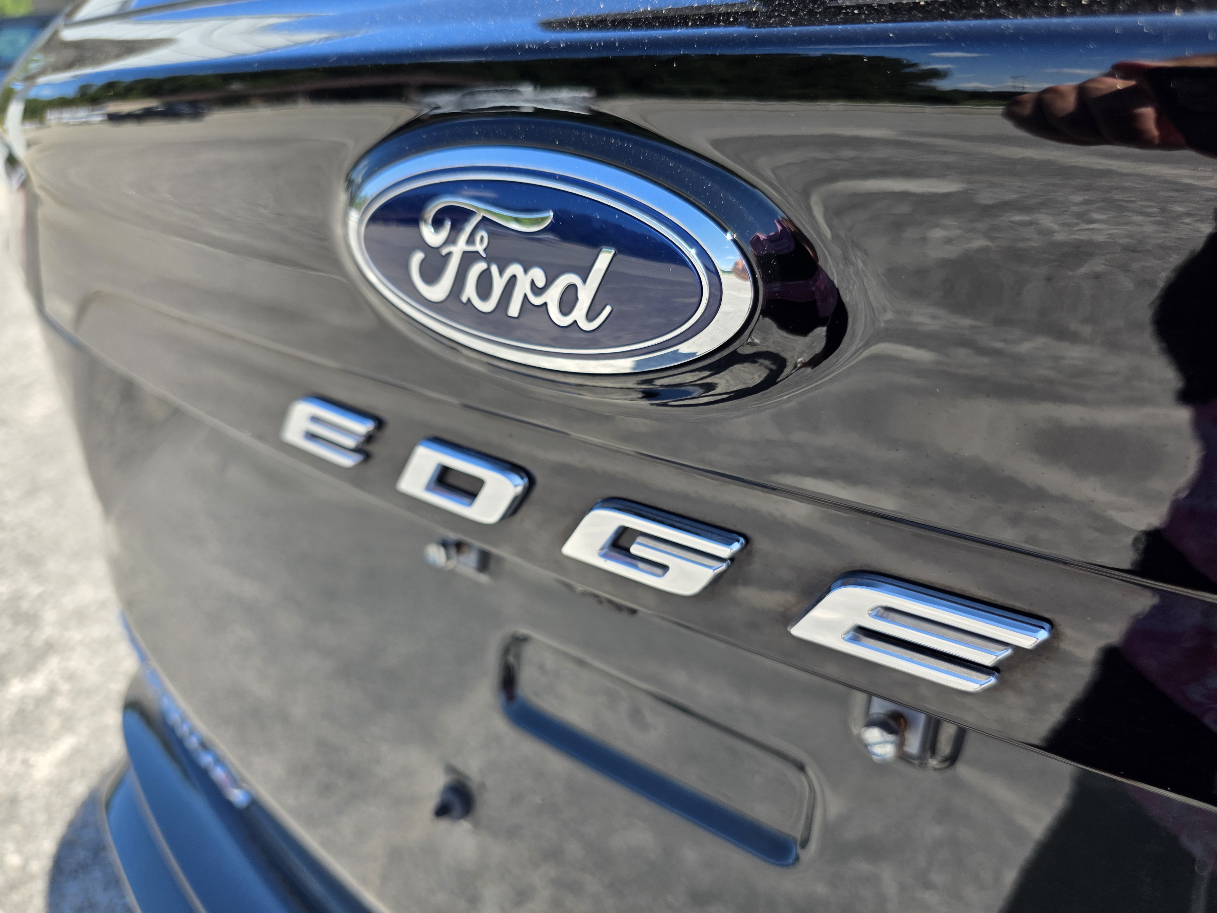2024 Ford Edge Titanium - Photo 17