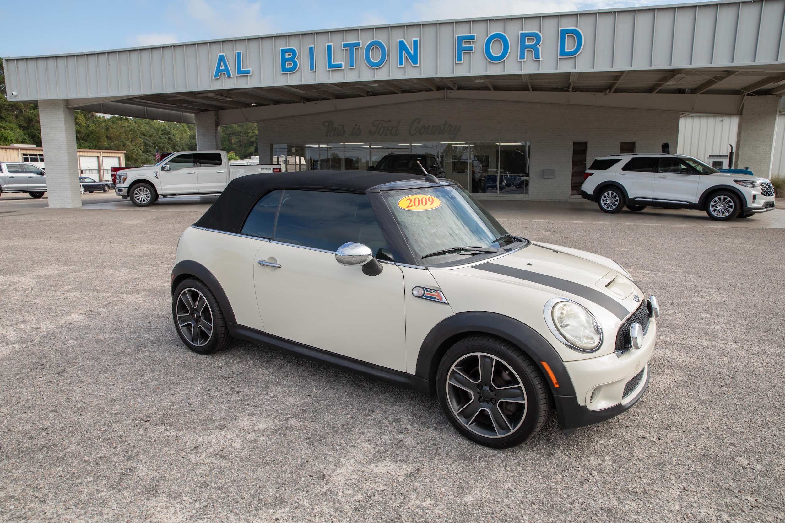 Used 2009 MINI Cooper S with VIN WMWMS33509TG88338 for sale in Holly Hill, SC