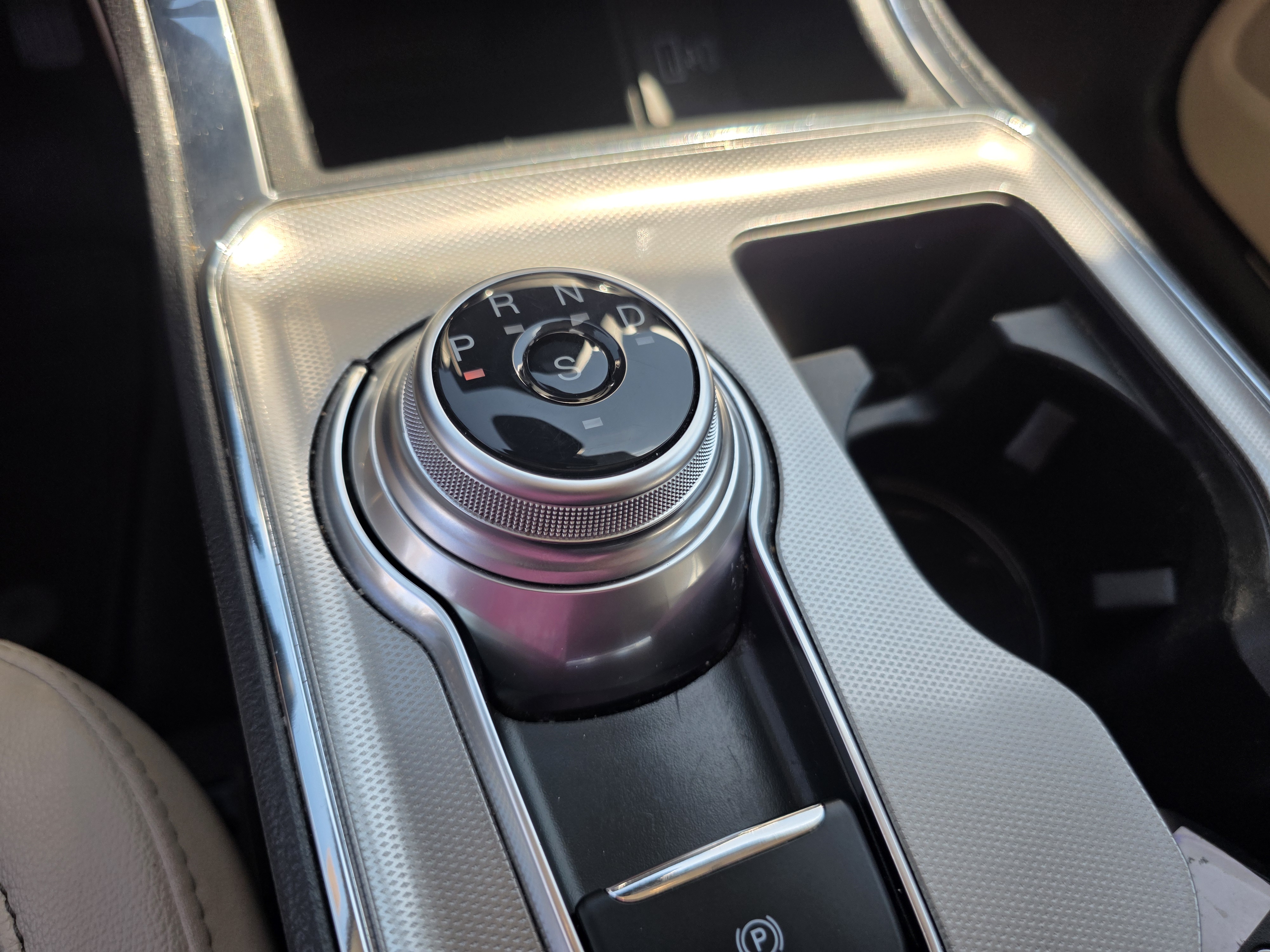 2024 Ford Edge Titanium - Photo 10