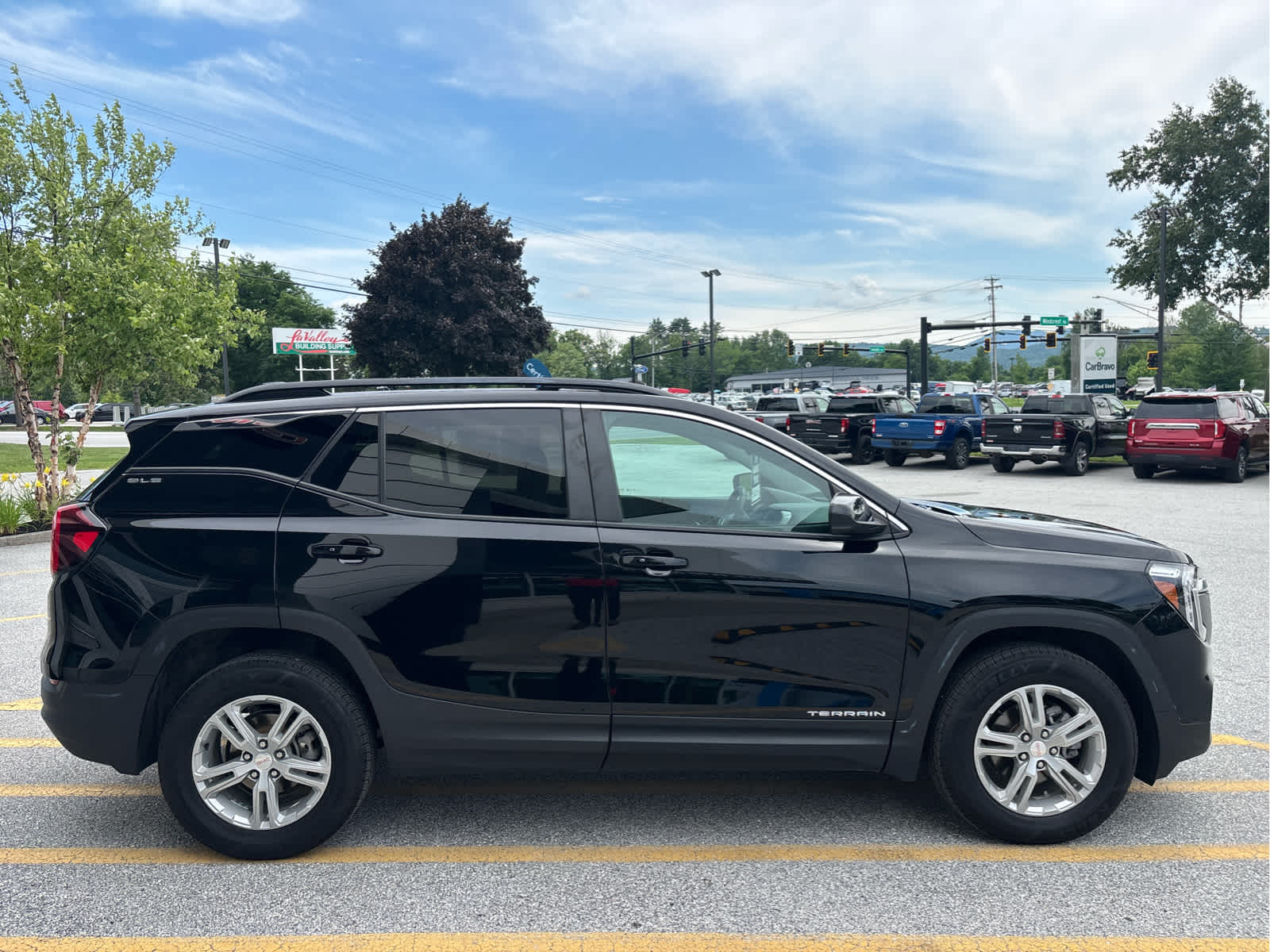 2023 GMC Terrain SLE - Photo 9
