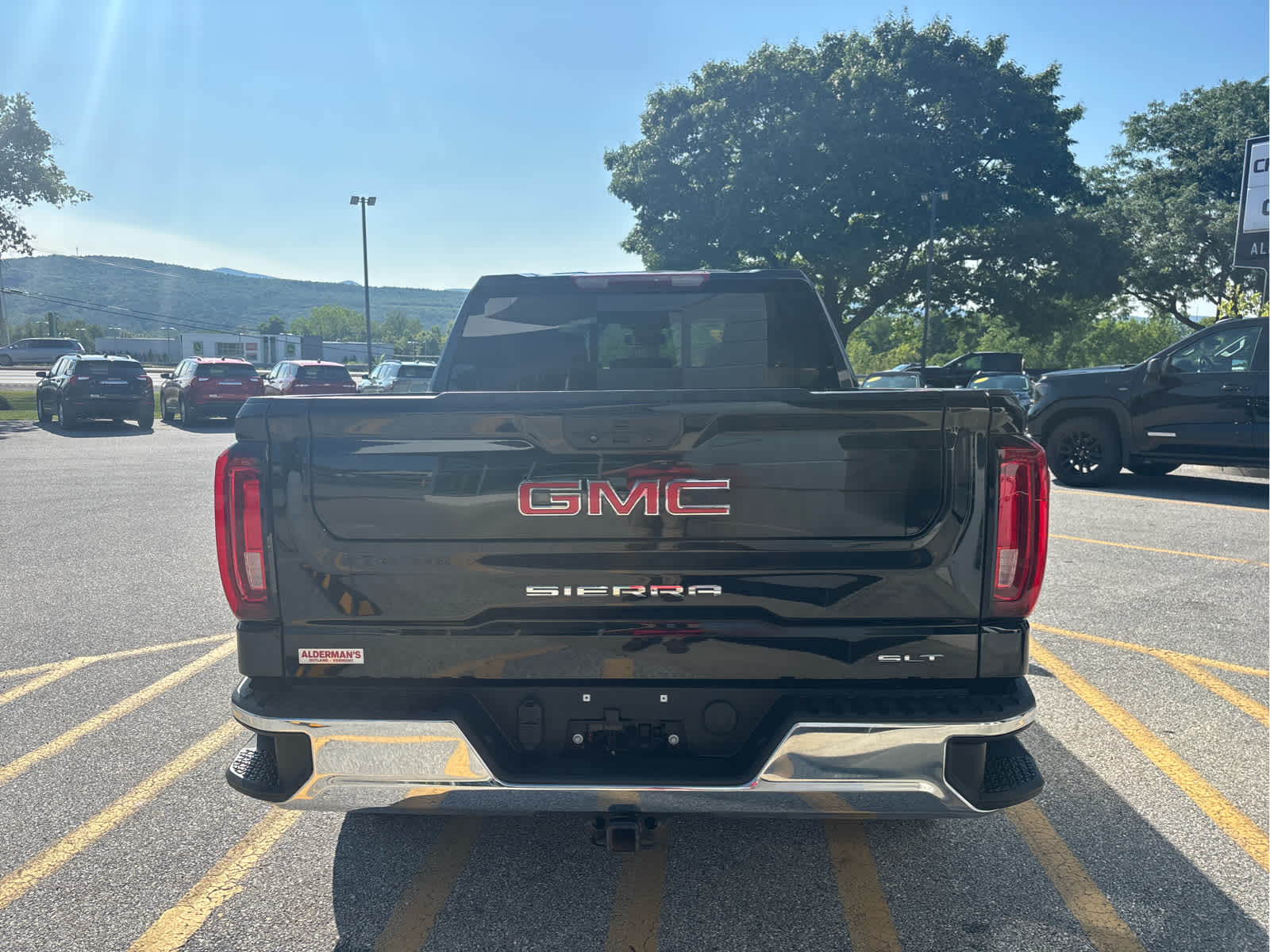 2022 GMC Sierra 1500 SLT - Photo 6