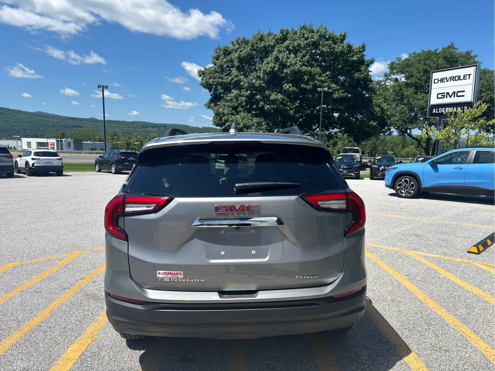 2024 GMC Terrain SLE - Photo 6