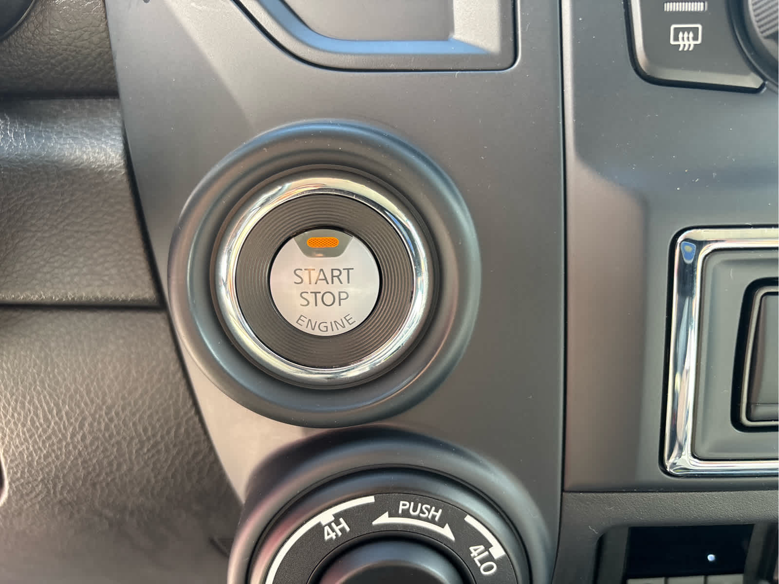 2023 Nissan Titan SV - Photo 17