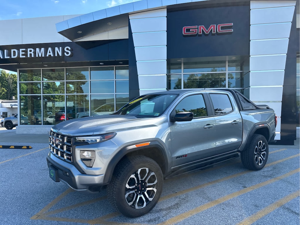 Used 2025 GMC Canyon AT4 Truck
