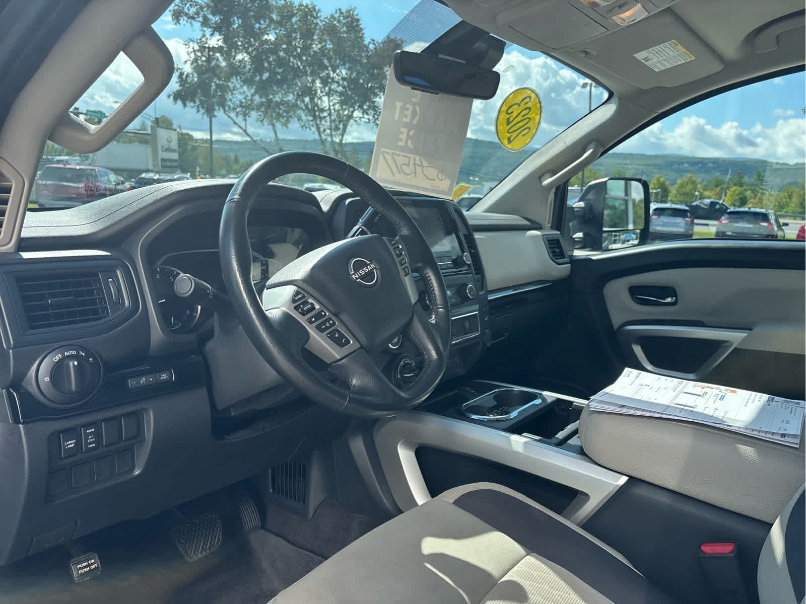 2023 Nissan Titan SV - Photo 10