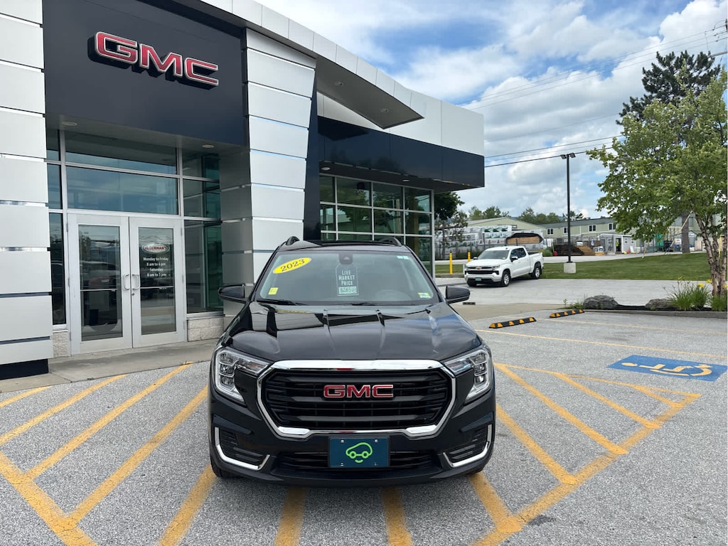 Used 2023 GMC Terrain SLE SUV