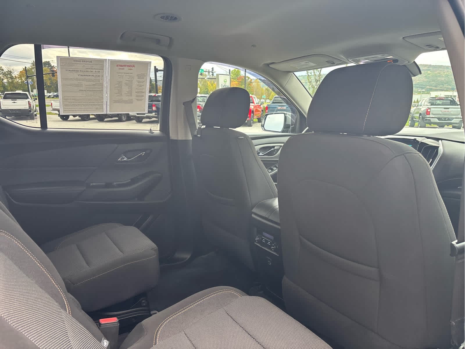 2019 Chevrolet Traverse 1LT - Photo 25