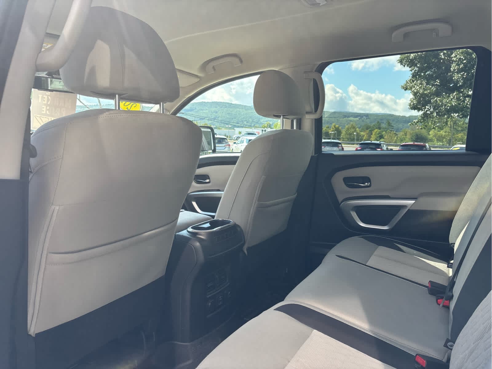 2023 Nissan Titan SV - Photo 21