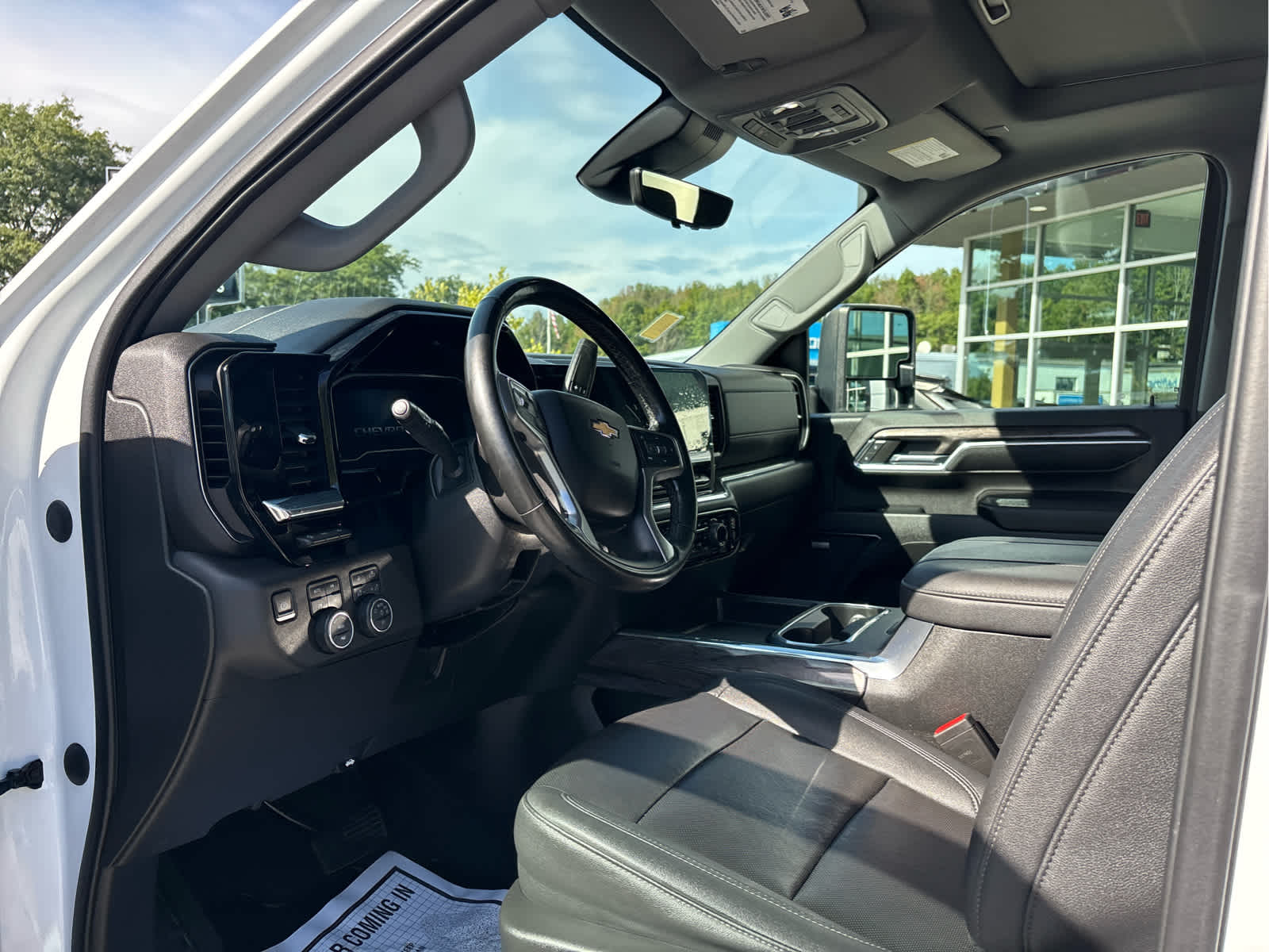 2024 Chevrolet Silverado 3500HD LTZ - Photo 10