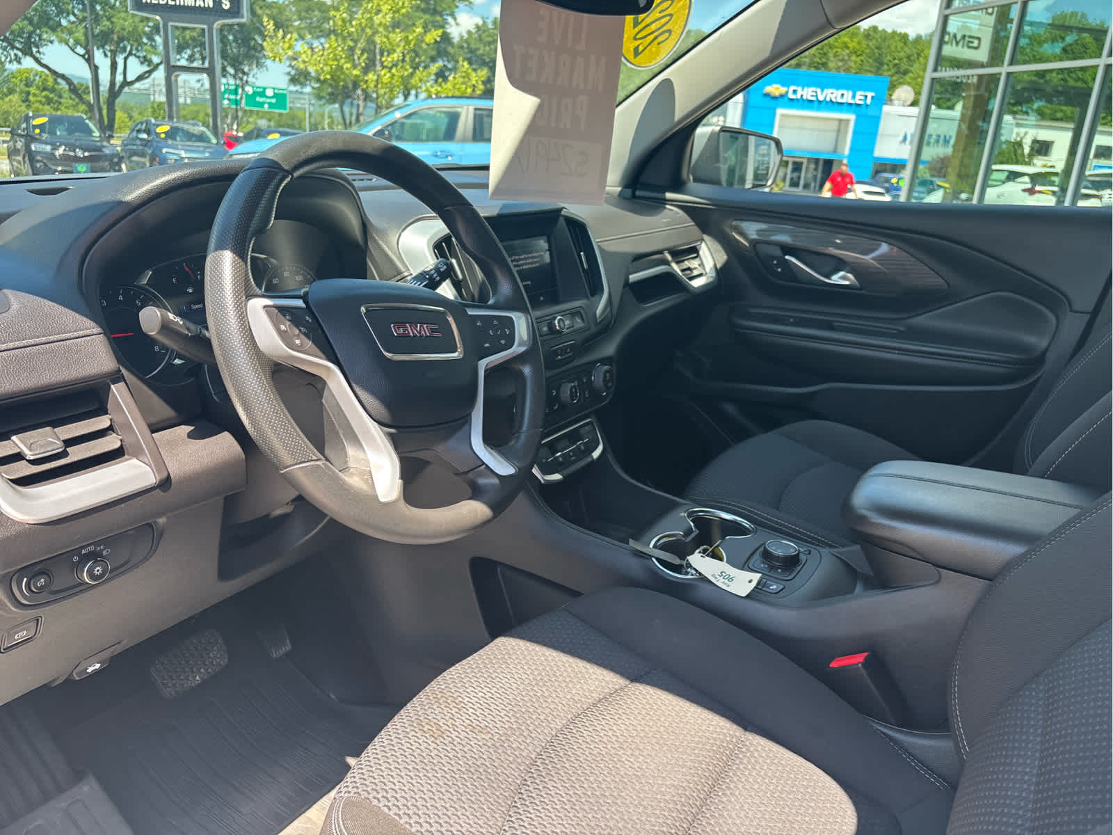 2024 GMC Terrain SLE - Photo 10