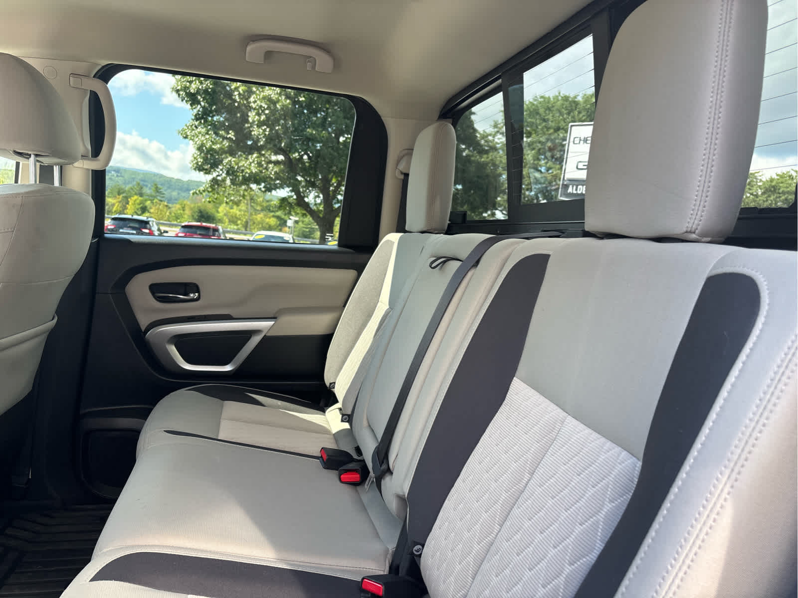 2023 Nissan Titan SV - Photo 22