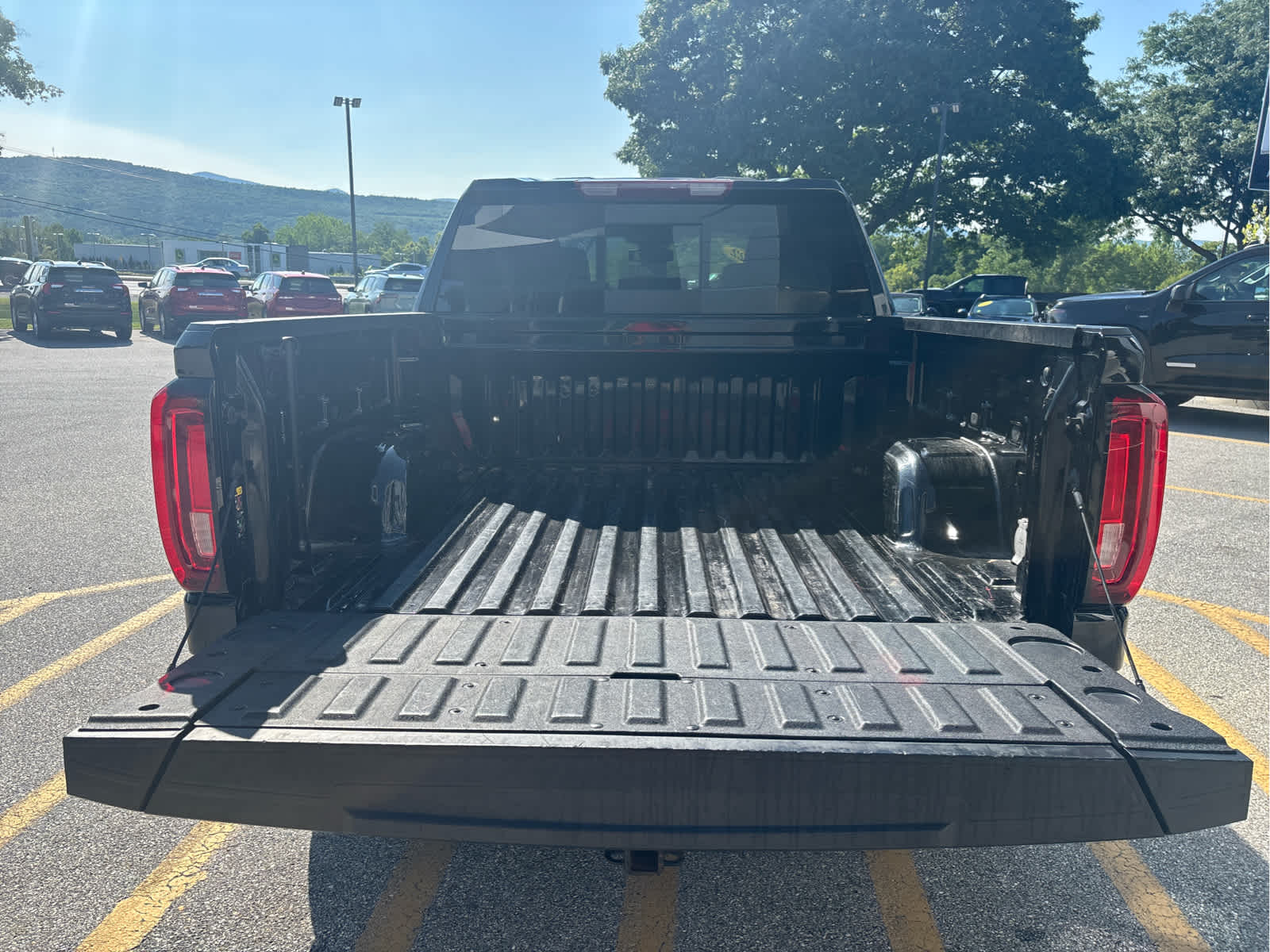 2022 GMC Sierra 1500 SLT - Photo 7