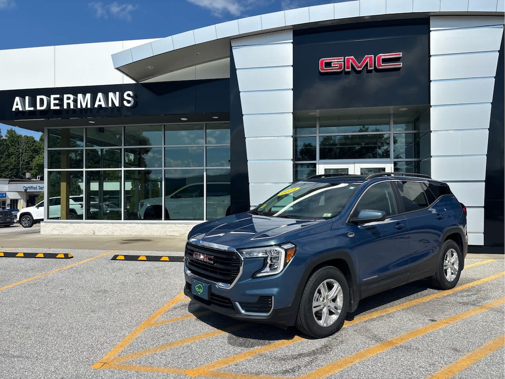 Used 2024 GMC Terrain SLE SUV