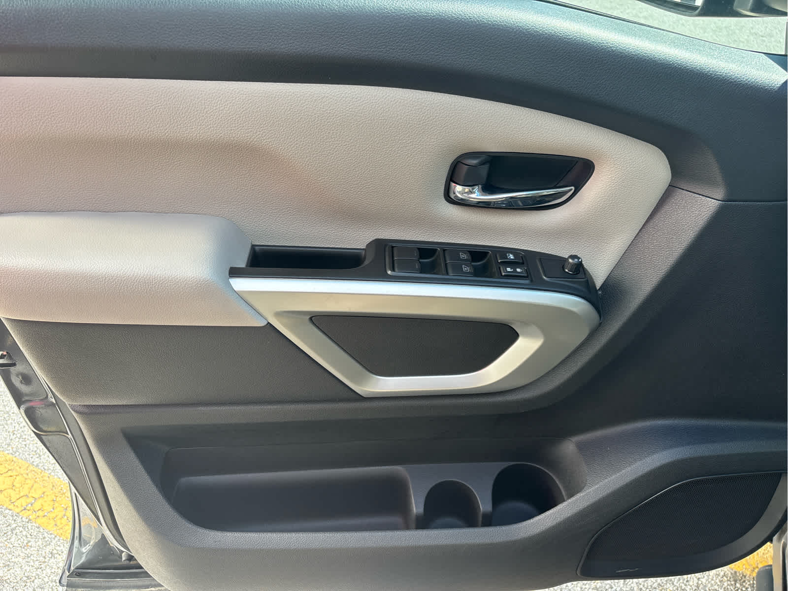 2023 Nissan Titan SV - Photo 20
