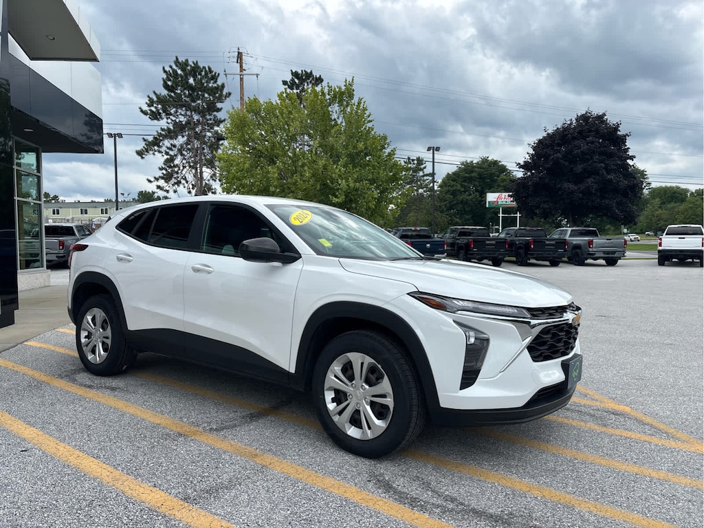 Used 2024 Chevrolet Trax LS SUV