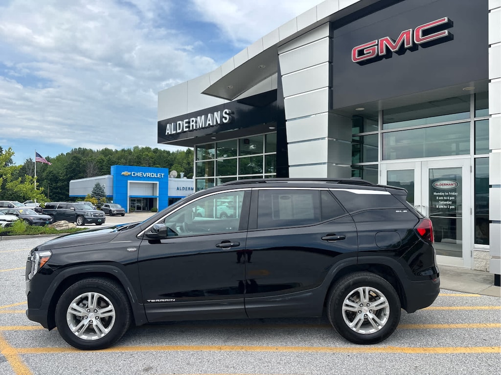 Used 2023 GMC Terrain SLE SUV