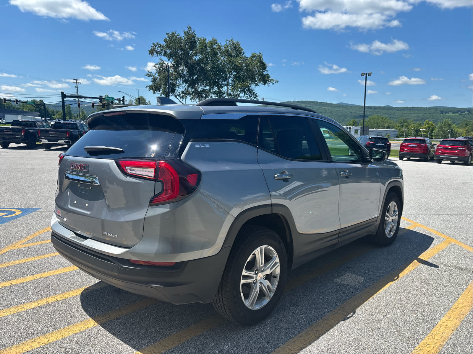 2024 GMC Terrain SLE - Photo 8