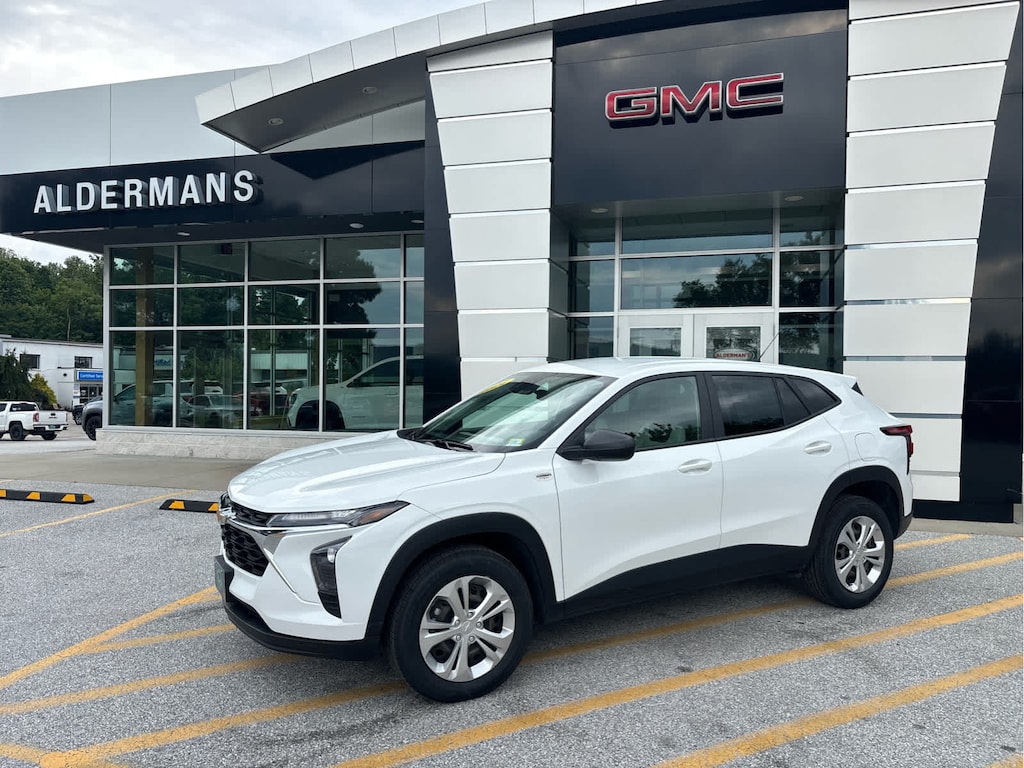Used 2024 Chevrolet Trax LS SUV