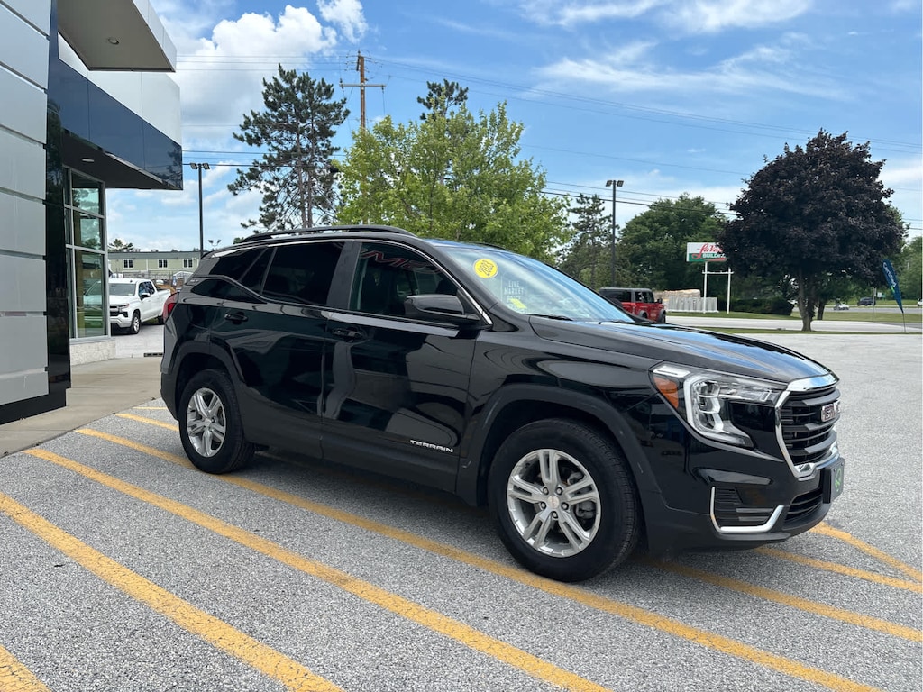 Used 2023 GMC Terrain SLE SUV