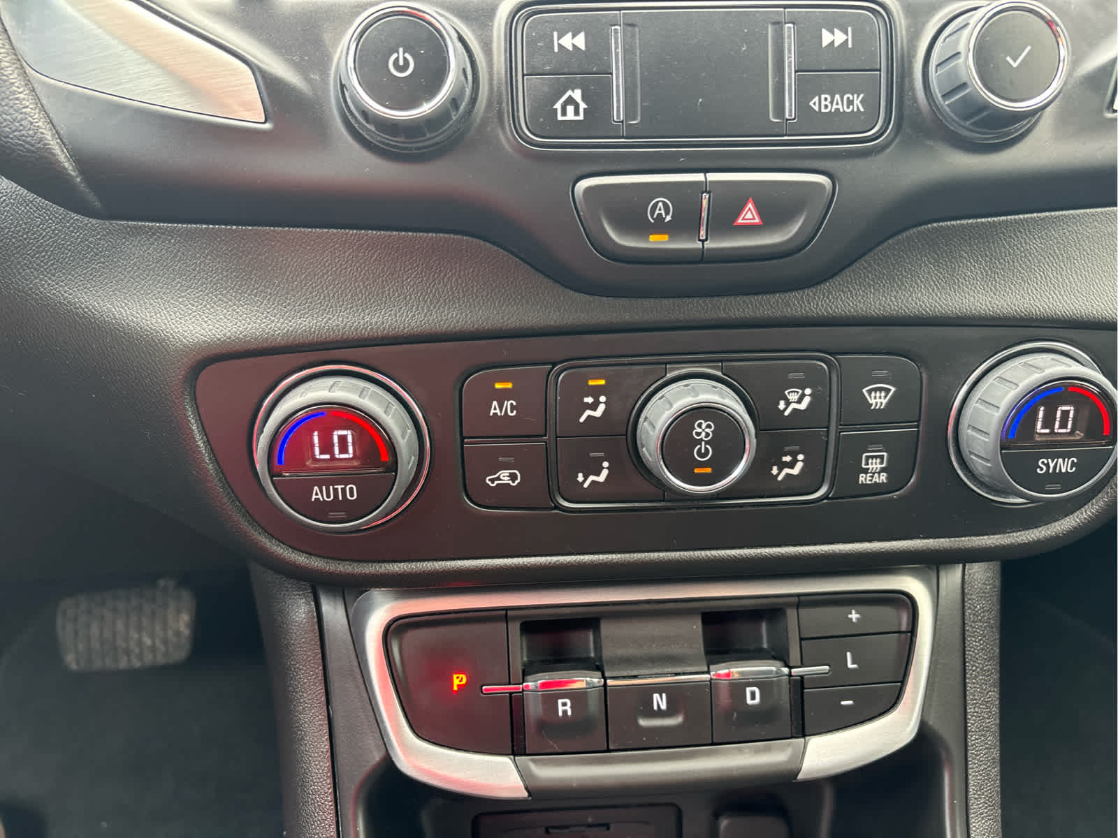 2023 GMC Terrain SLE - Photo 16