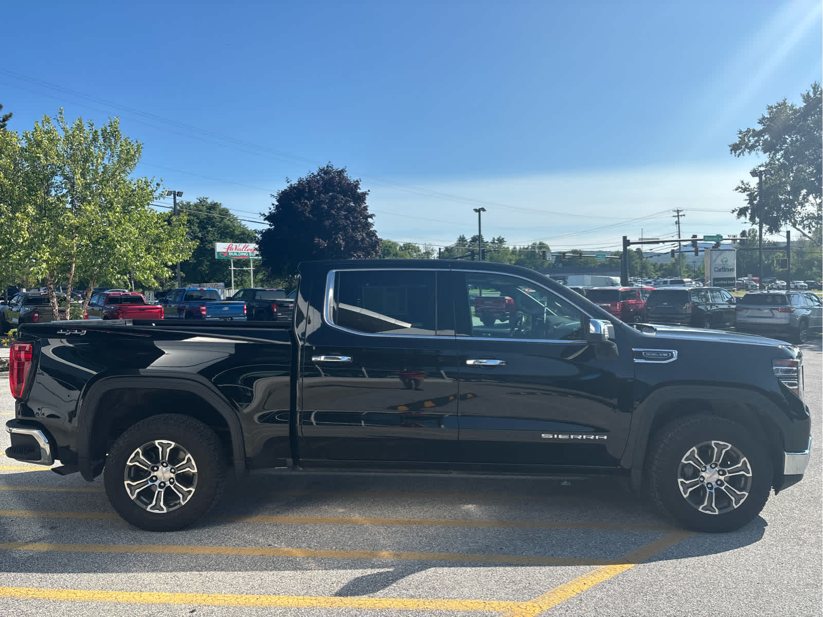 2022 GMC Sierra 1500 SLT - Photo 9