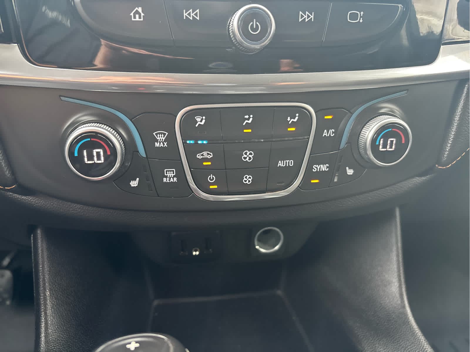 2019 Chevrolet Traverse 1LT - Photo 16