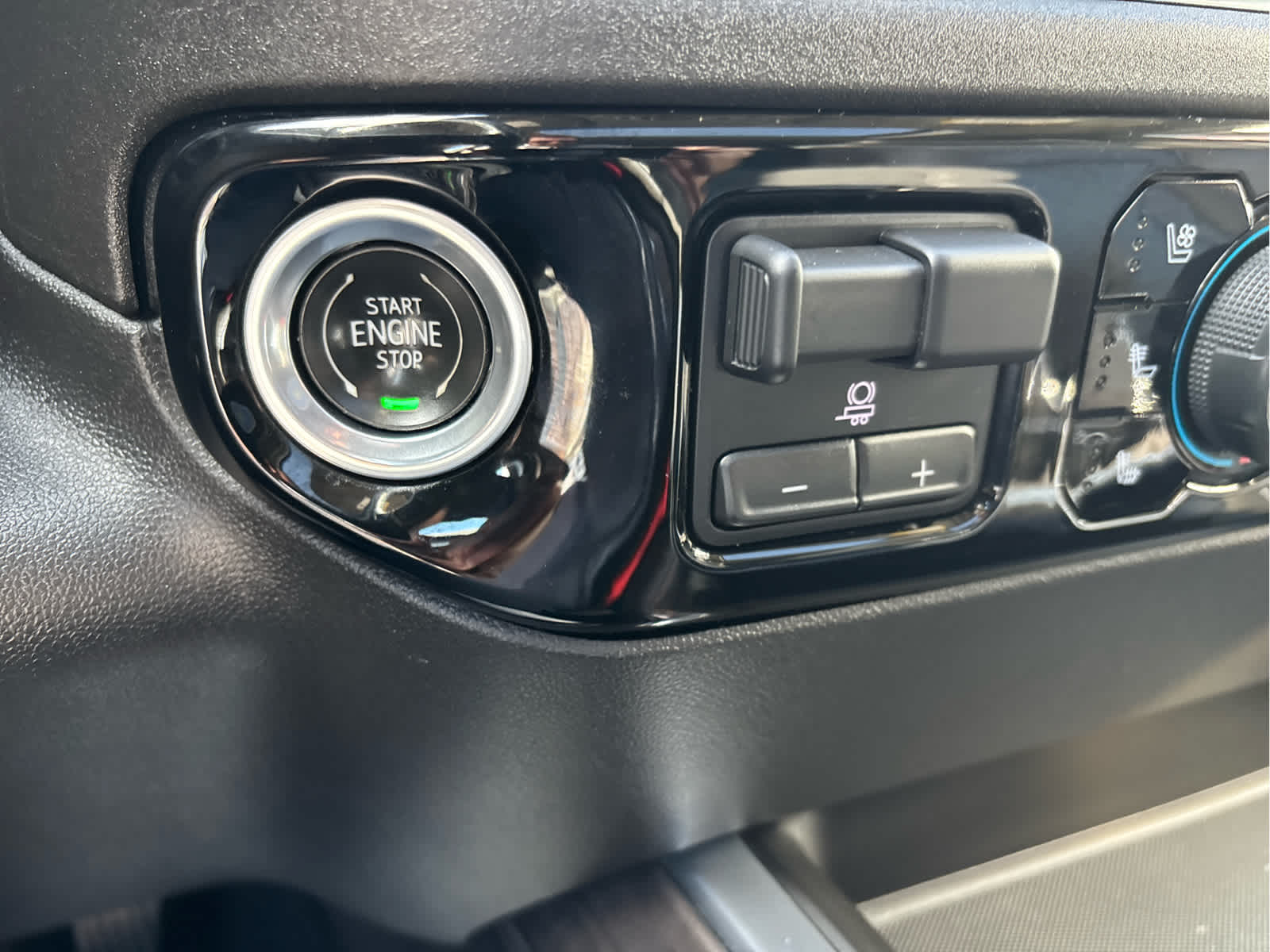 2024 Chevrolet Silverado 3500HD LTZ - Photo 18