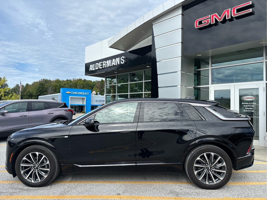Used 2024 CADILLAC LYRIQ Sport 2 SUV