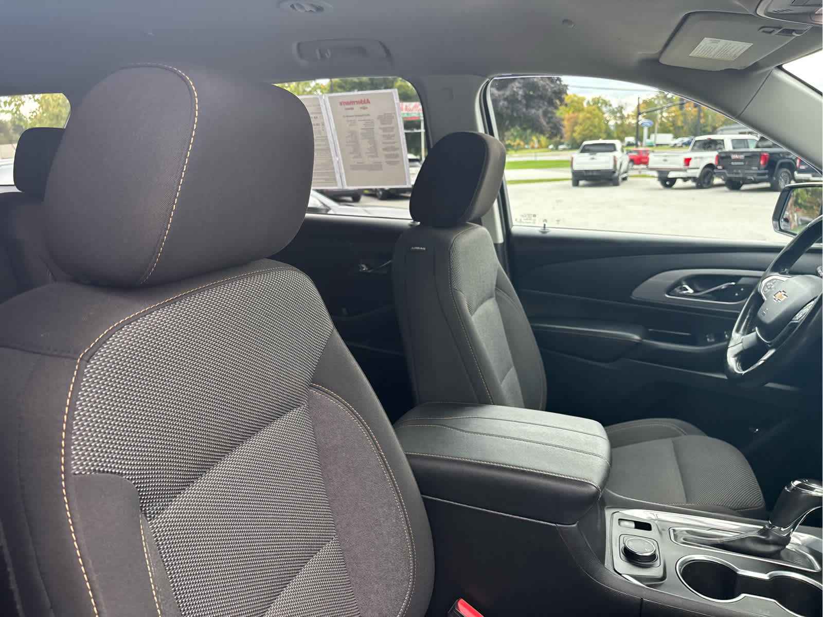 2019 Chevrolet Traverse 1LT - Photo 28