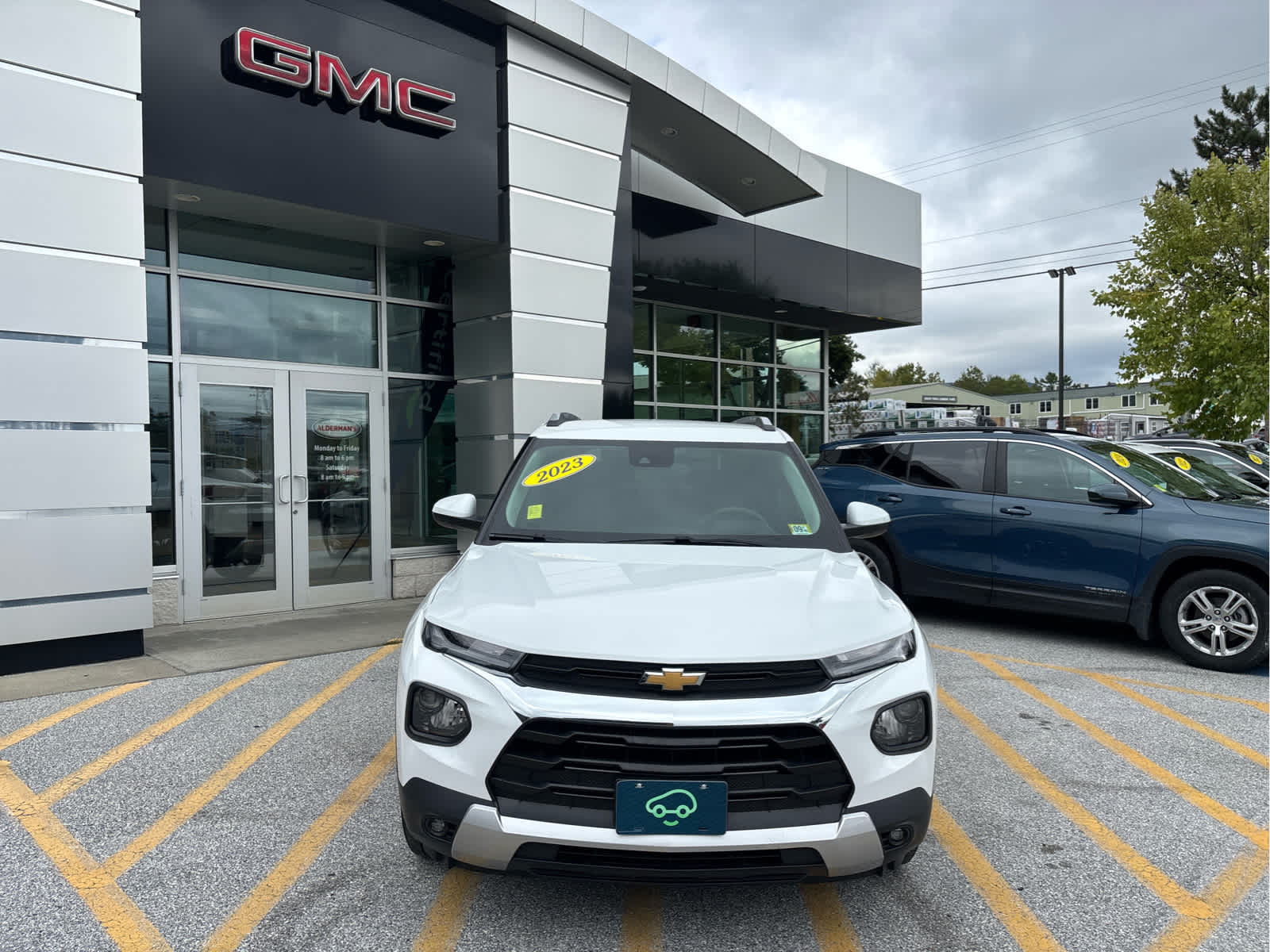 2023 Chevrolet TrailBlazer LT - Photo 2