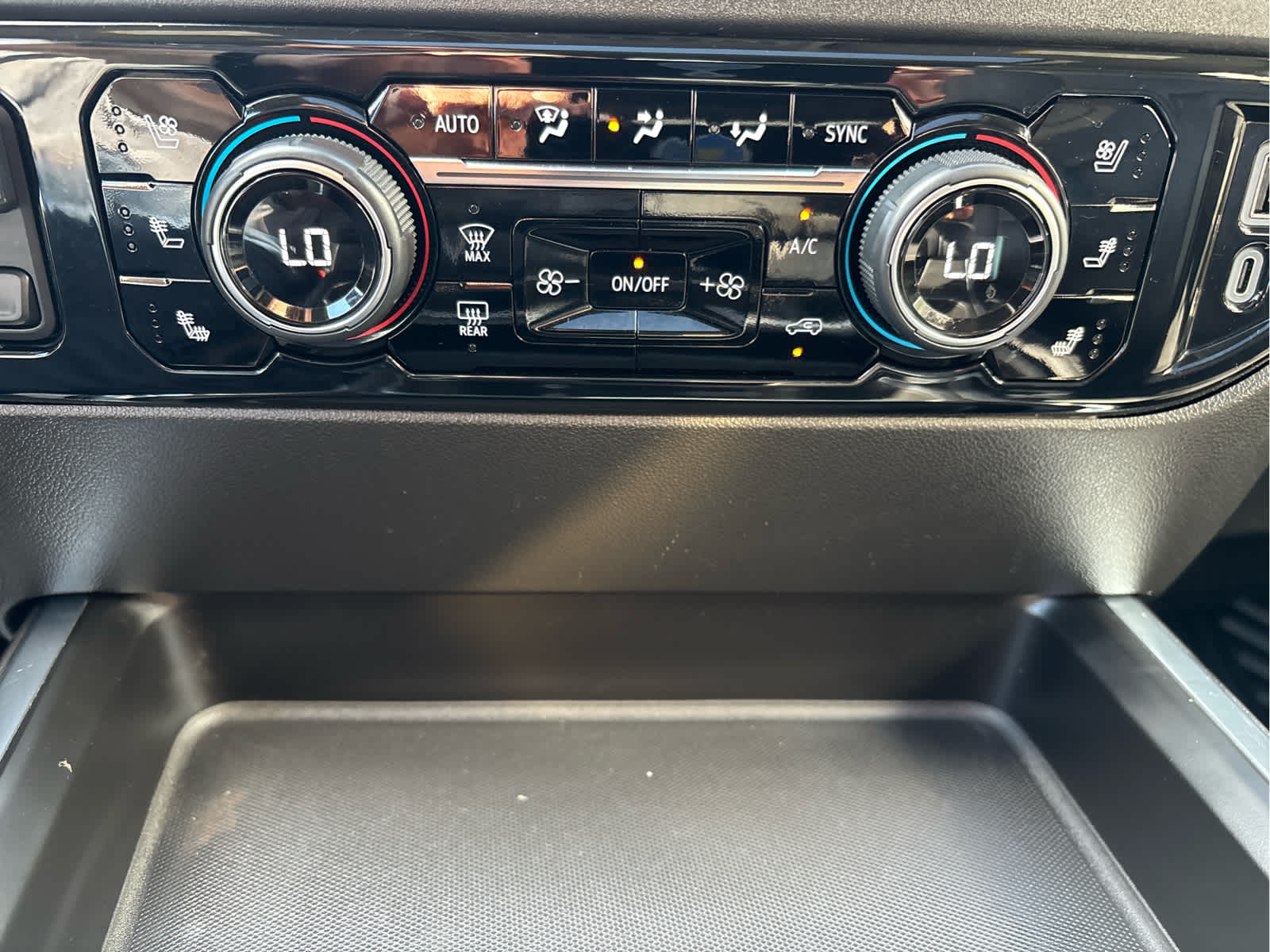 2024 Chevrolet Silverado 3500HD LTZ - Photo 17