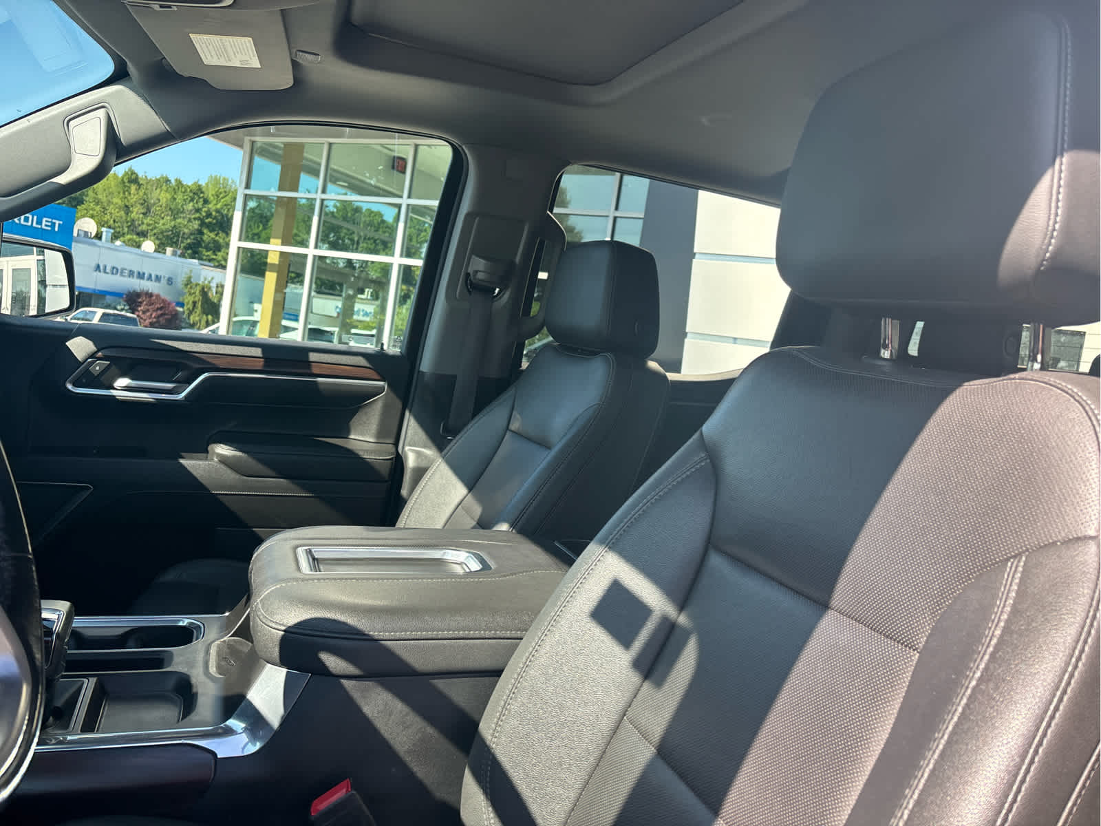 2022 GMC Sierra 1500 SLT - Photo 11