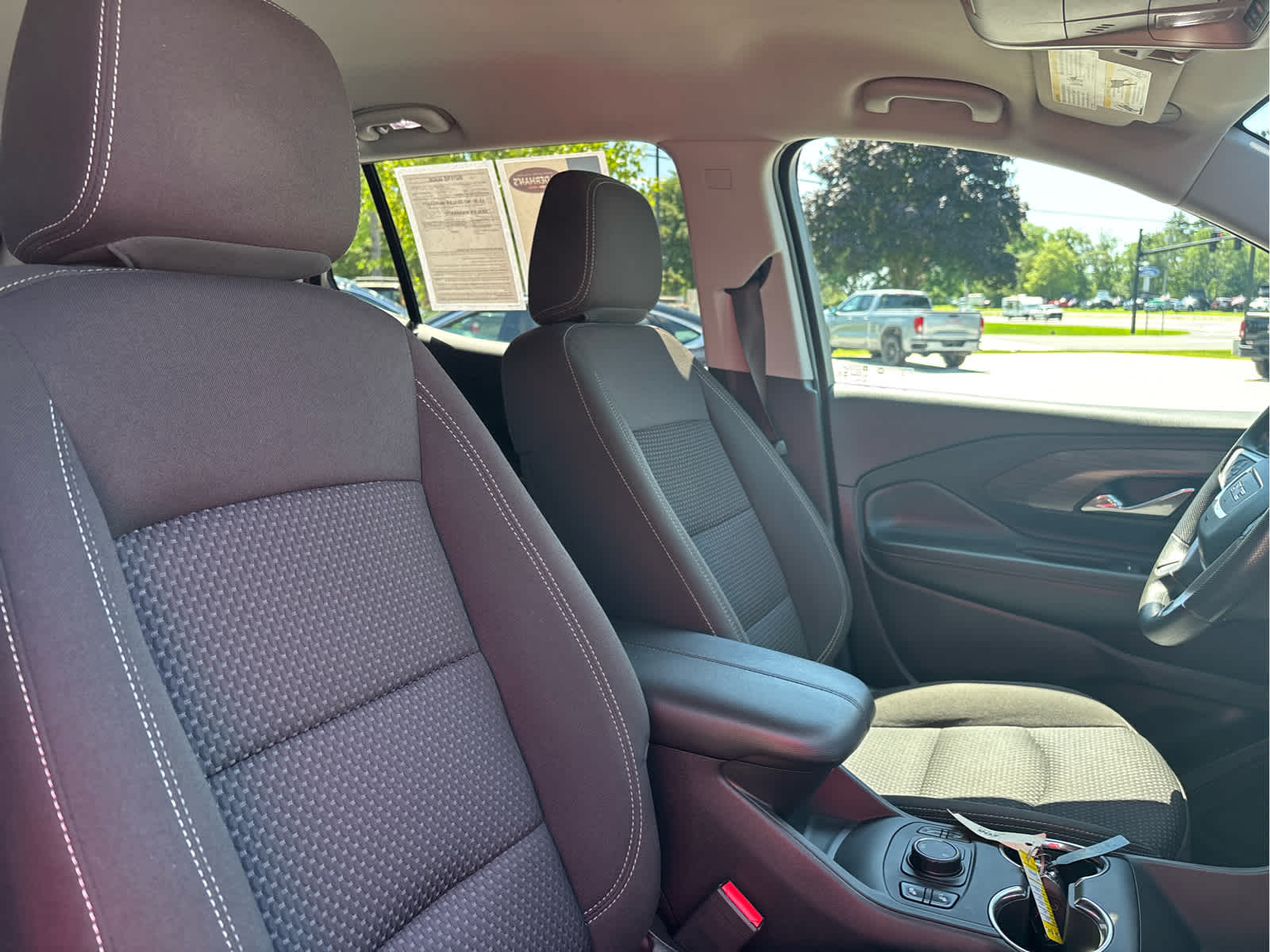 2024 GMC Terrain SLE - Photo 27