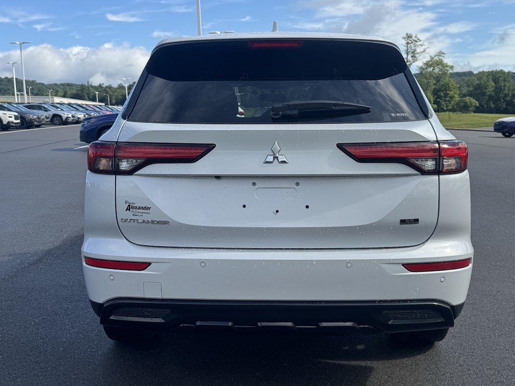 Used 2024 Mitsubishi Outlander SE Black Edition SUV