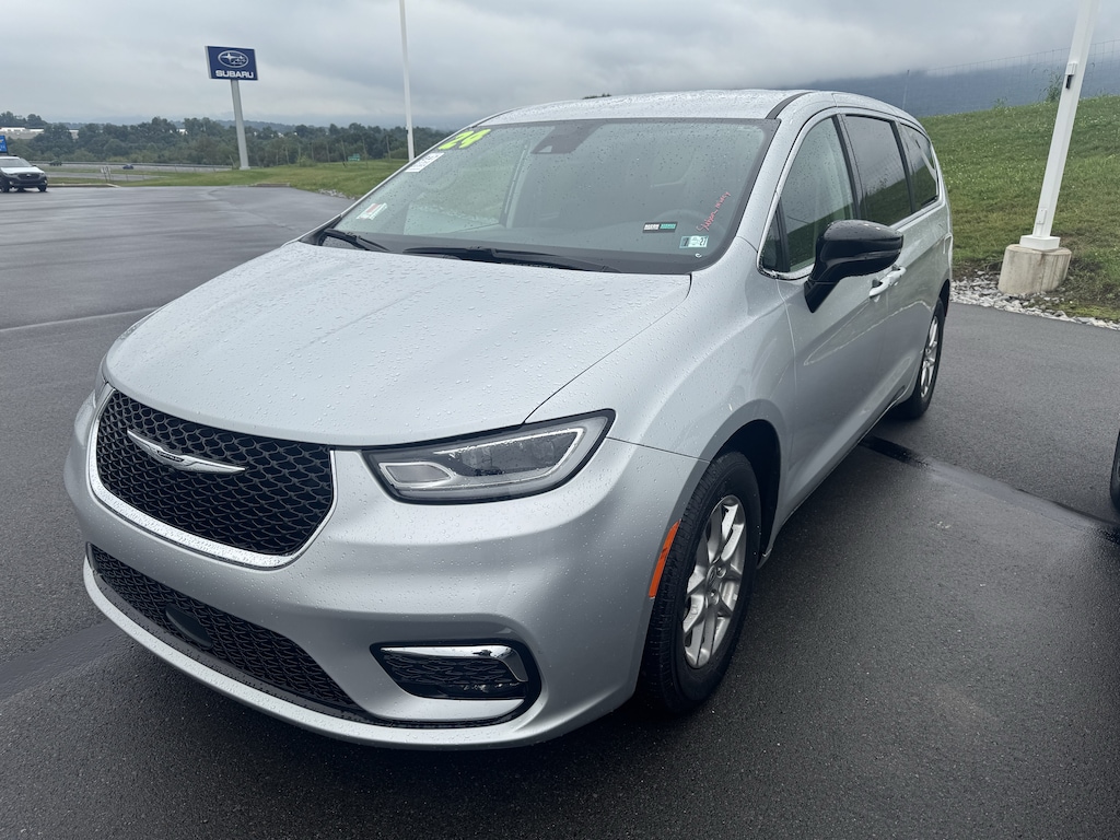 Used 2024 Chrysler Pacifica Touring L Van Passenger Van