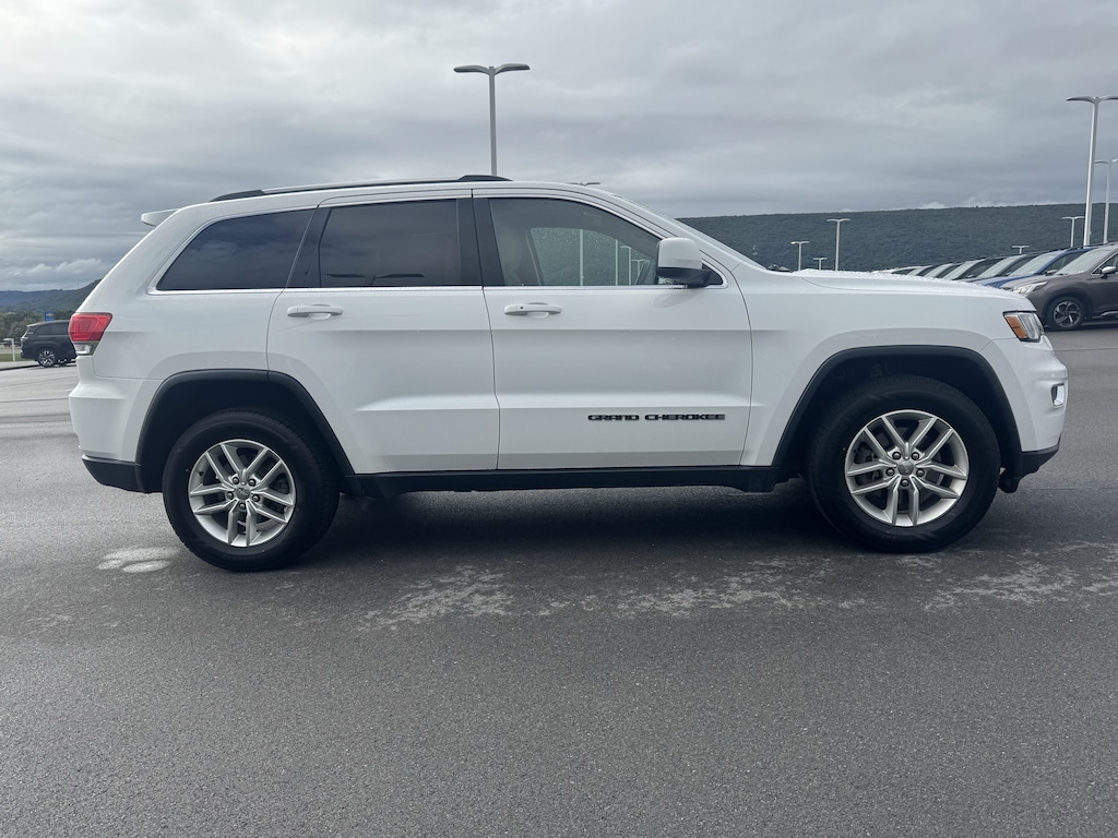 Used 2017 Jeep Grand Cherokee Laredo 4x4 SUV