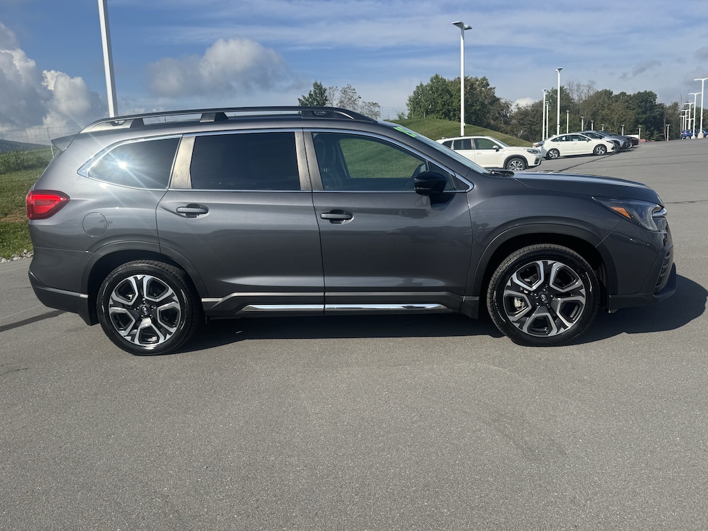 Used 2025 Subaru Ascent Limited 7-Passenger SUV