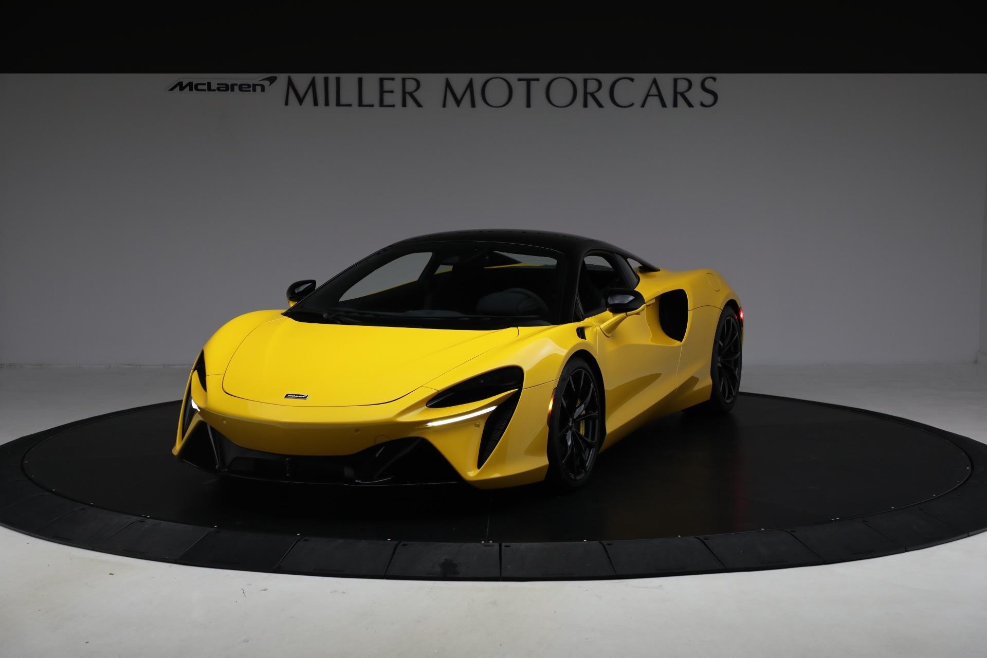 2024 McLaren Artura Base