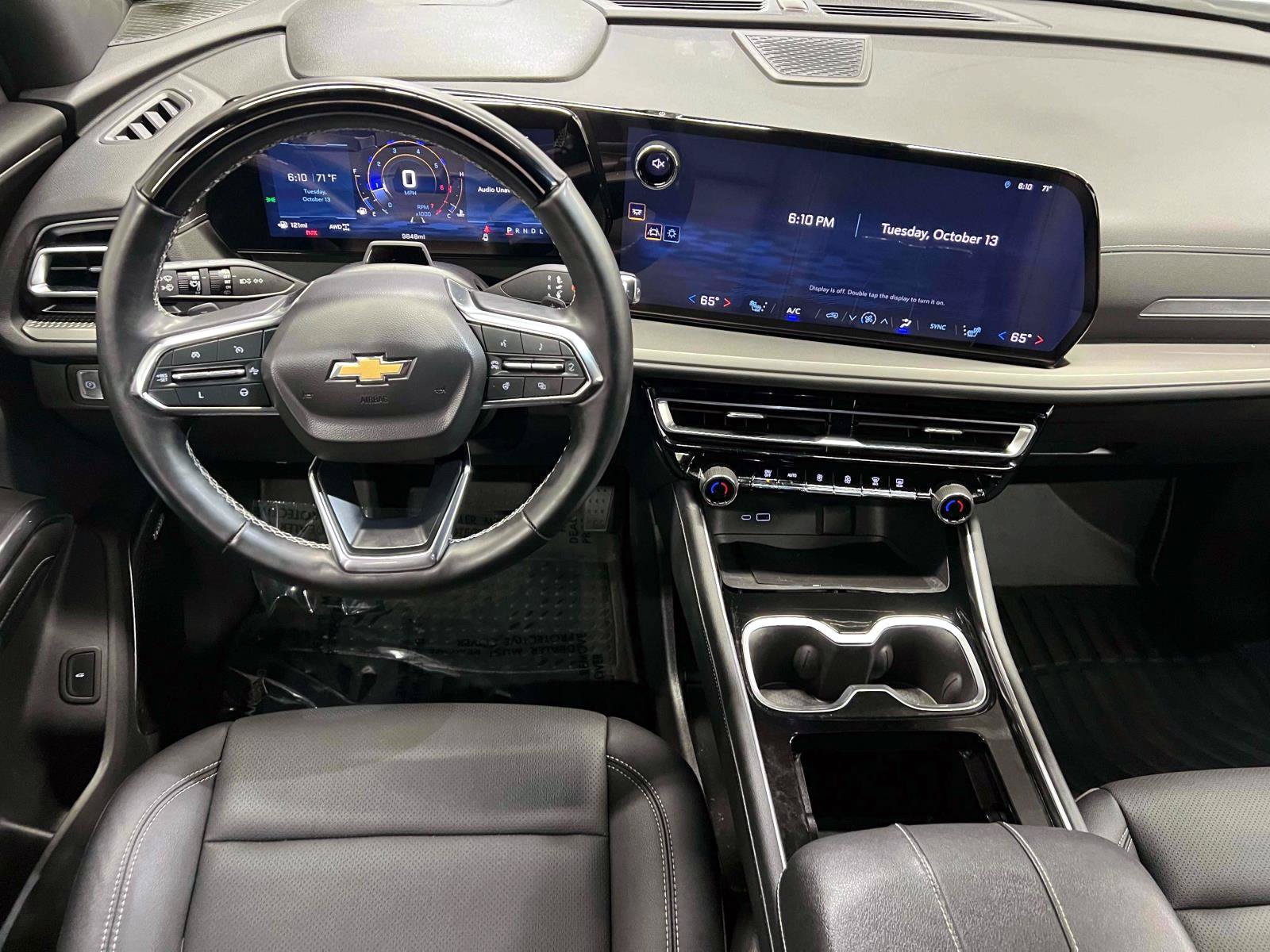 Used 2024 Chevrolet Traverse LT SUV