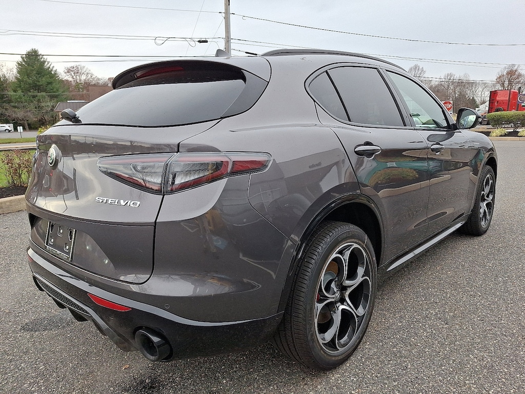 New 2025 Alfa Romeo Stelvio AWD Sport Utility