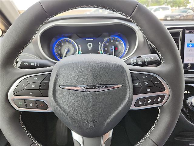 2026 Chrysler Pacifica Select - Photo 19