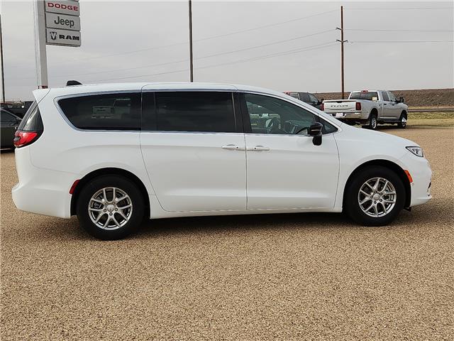 2026 Chrysler Pacifica Select - Photo 5